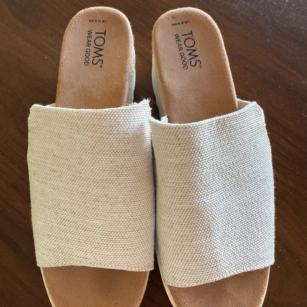 TOMS Women's Tan Woven Mules